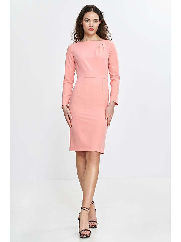 Платье до колена Nife
Платье до колена Nife