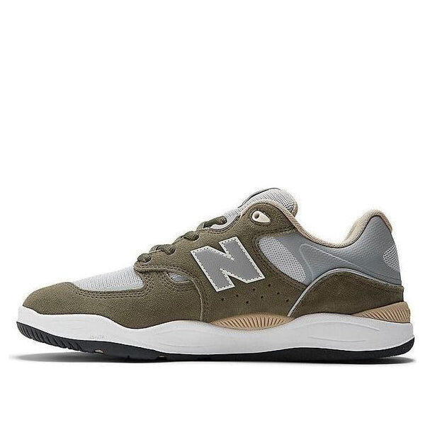 Кроссовки с цифрой 1010 New Balance, зеленый
Кроссовки с цифрой 1010 New Balance, зеленый