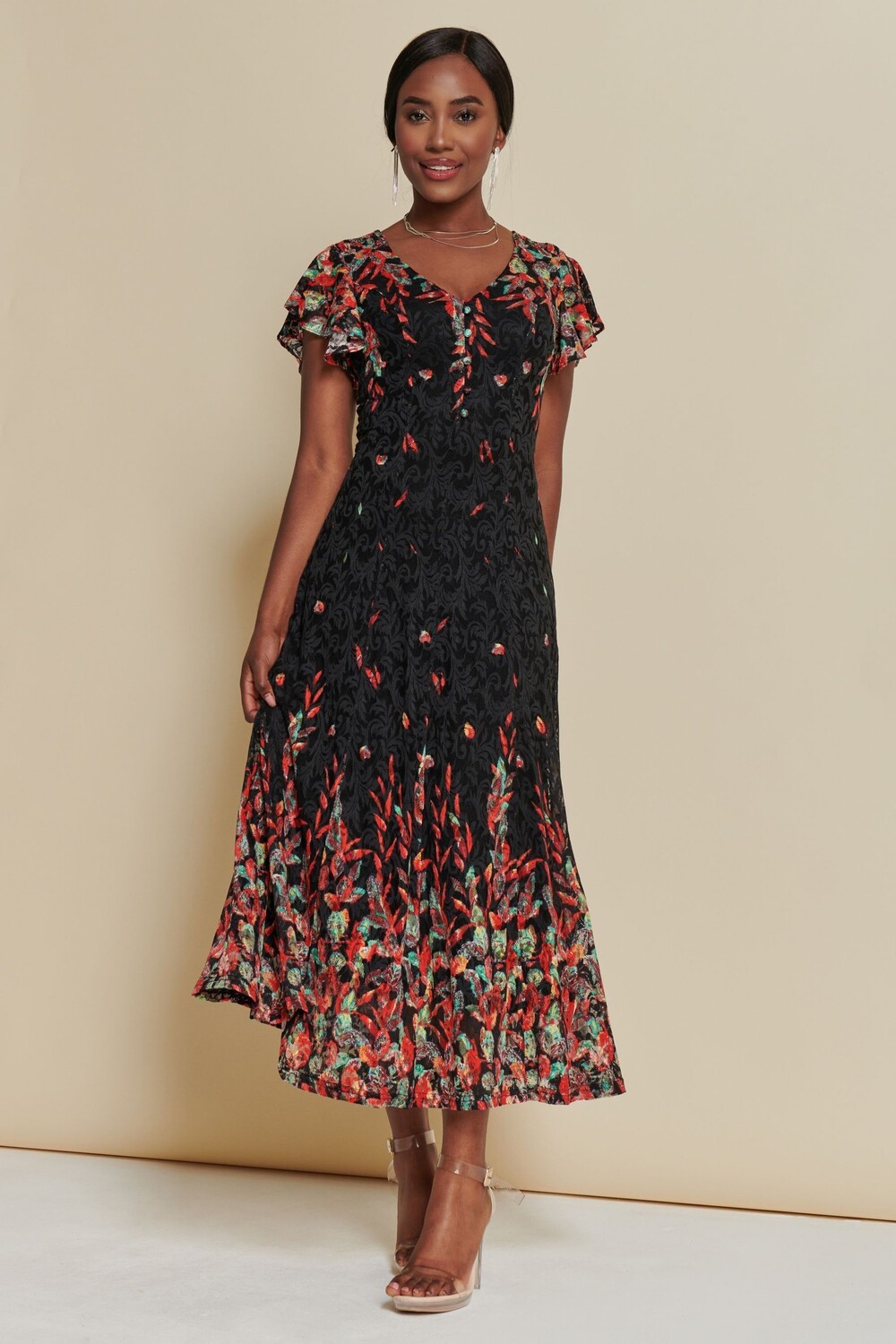 Кружевное платье макси с зеркальным принтом Jolie Moi, красный
Кружевное платье макси с зеркальным принтом Jolie Moi, красный