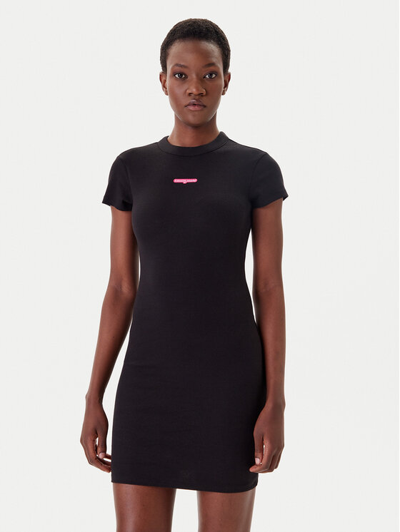 Платье облегающего кроя для повседневной носки Script DW0DW21186 Tommy Jeans, черный 
Платье облегающего кроя для повседневной носки Script DW0DW21186 Tommy Jeans, черный