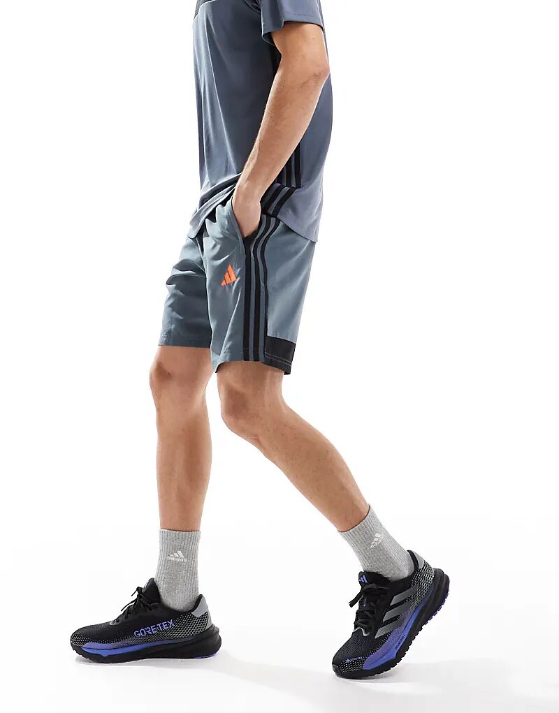 Шорты adidas Football Tiro Essentials серого и черного цвета adidas performance 
Шорты adidas Football Tiro Essentials серого и черного цвета adidas performance