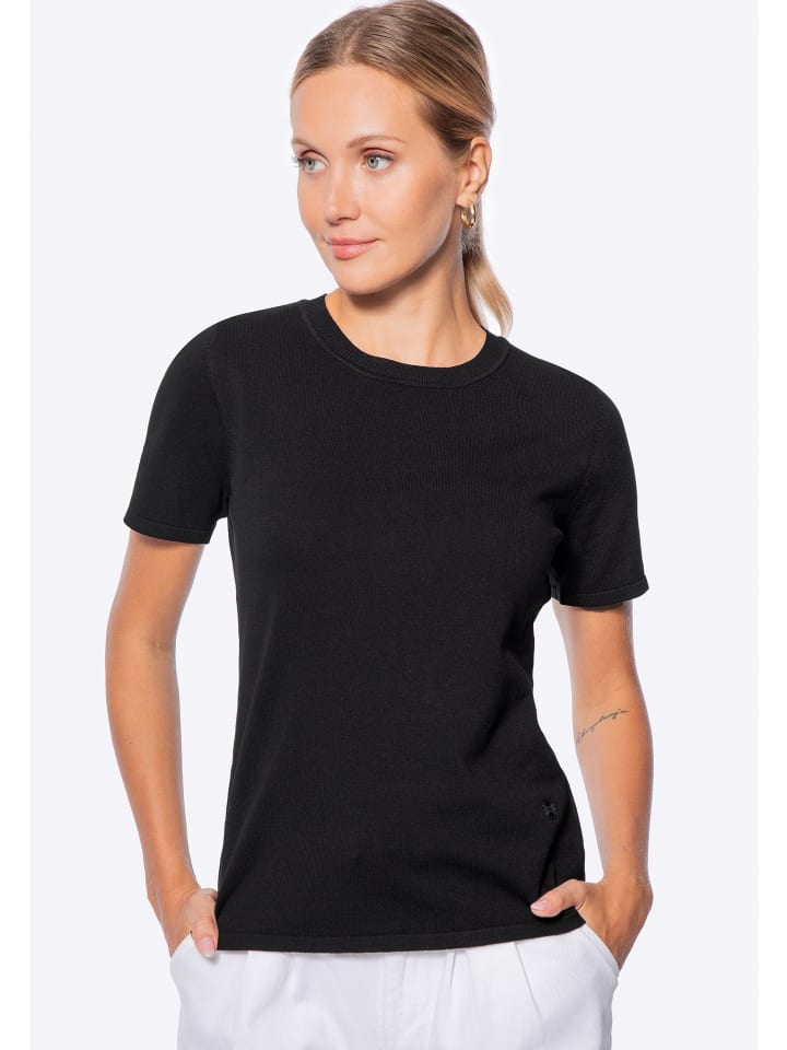 Свитер черного цвета Wittchen
Свитер черного цвета Wittchen