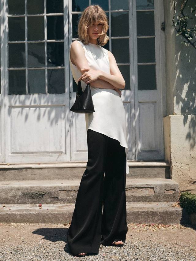 Асимметричный топ Harry Mango, White
Асимметричный топ Harry Mango, White