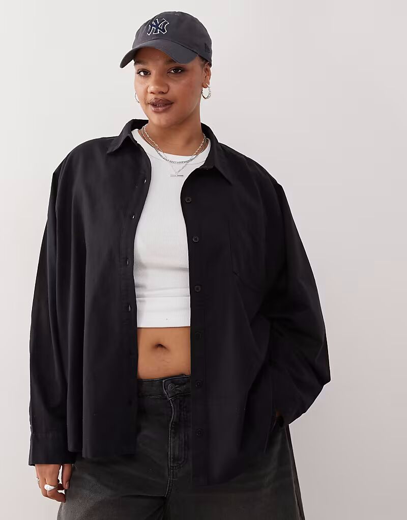 COLLUSION Plus рубашка свободного кроя из смеси льна и имитации черного цвета - ЧЕРНЫЙ
COLLUSION Plus рубашка свободного кроя из смеси льна и имитации черного цвета - ЧЕРНЫЙ