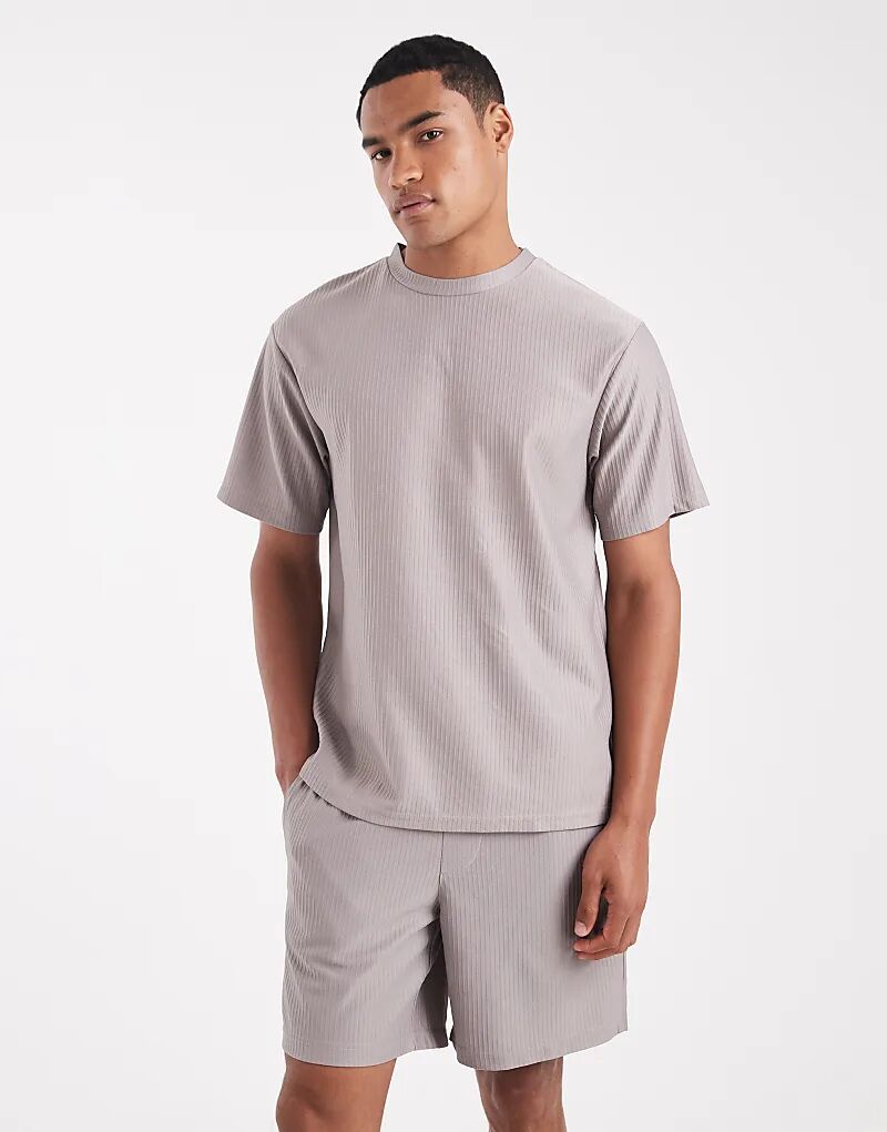 ONLY & SONS плиссированные короткие шорты серого цвета
ONLY & SONS плиссированные короткие шорты серого цвета