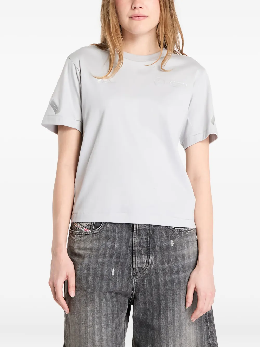 Футболка AMG из коллаборации с Mercedes Adidas, серый
Футболка AMG из коллаборации с Mercedes Adidas, серый