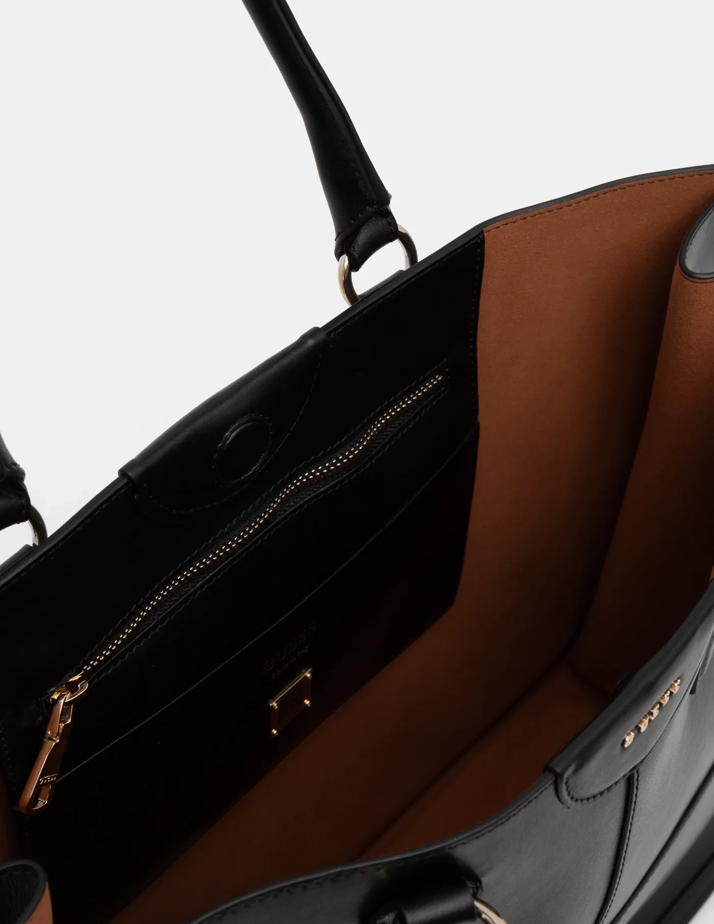 Кожаная сумочка Guess, черный
Кожаная сумочка Guess, черный