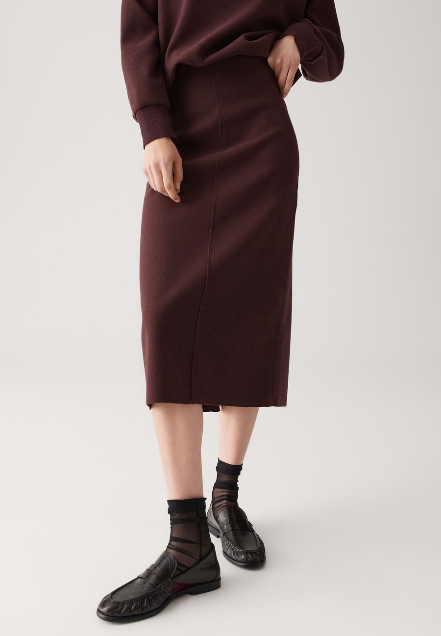 Юбка OPUS MIDI SLIM FIT COMFORT WAISTBAND, Dark Grape/Dark Brown
Юбка OPUS MIDI SLIM FIT COMFORT WAISTBAND, Dark Grape/Dark Brown