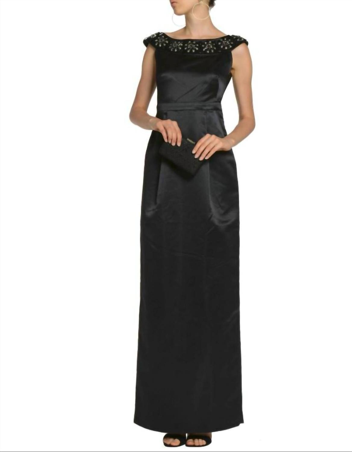 Длинное платье из атласной колонны с отделкой черного цвета RAOUL
Длинное платье из атласной колонны с отделкой черного цвета RAOUL