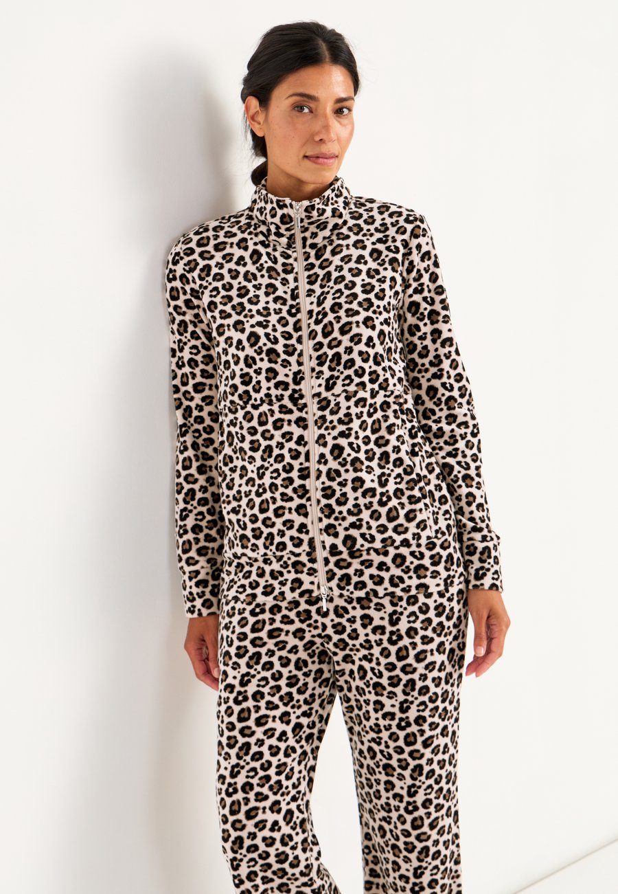 Толстовка Cellbes of Sweden Zip-up sweatshirt, Beige Leopard/Sand
Толстовка Cellbes of Sweden Zip-up sweatshirt, Beige Leopard/Sand