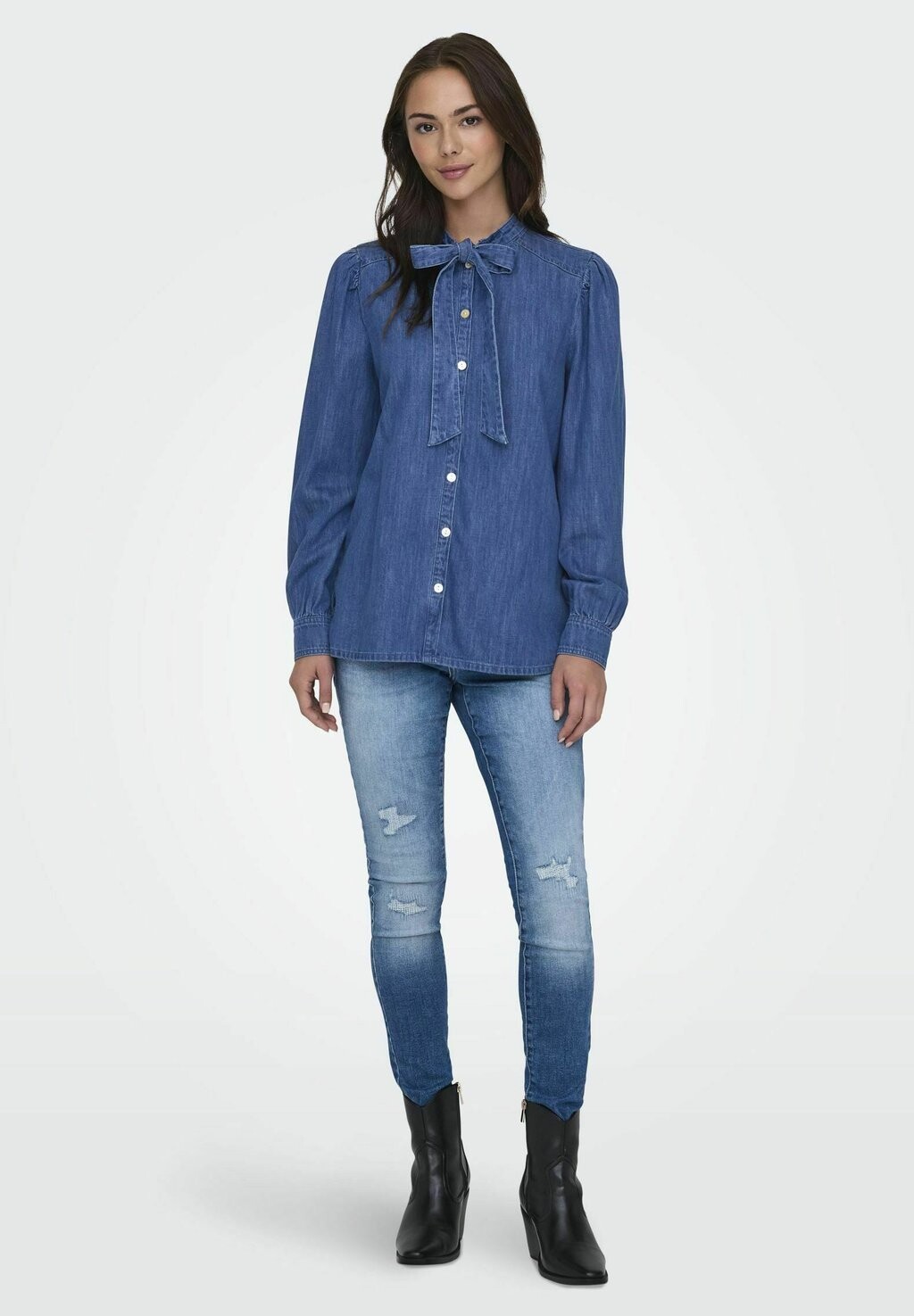 Блузка на пуговицах ONLAKIRA ONLY, синий деним
Блузка на пуговицах ONLAKIRA ONLY, синий деним