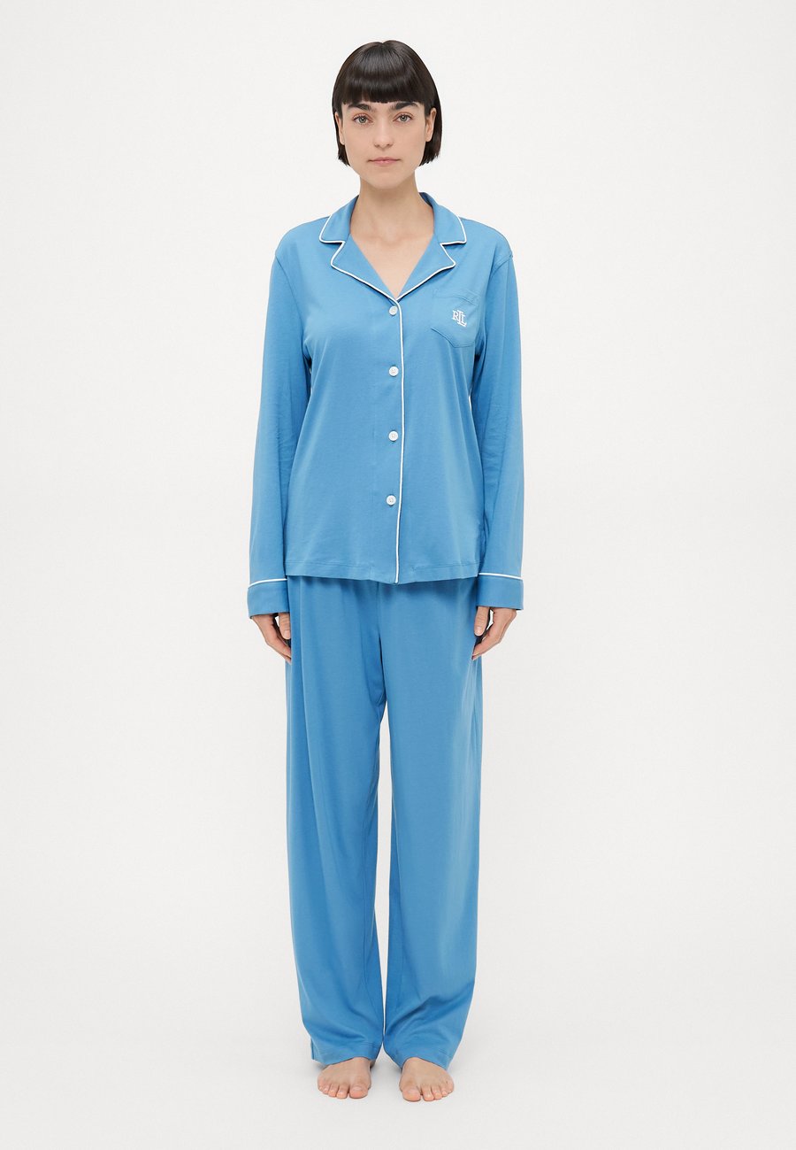 Пижамный комплект Lauren Ralph Lauren NOTCH COLLAR PAJAMA, Blue
Пижамный комплект Lauren Ralph Lauren NOTCH COLLAR PAJAMA, Blue