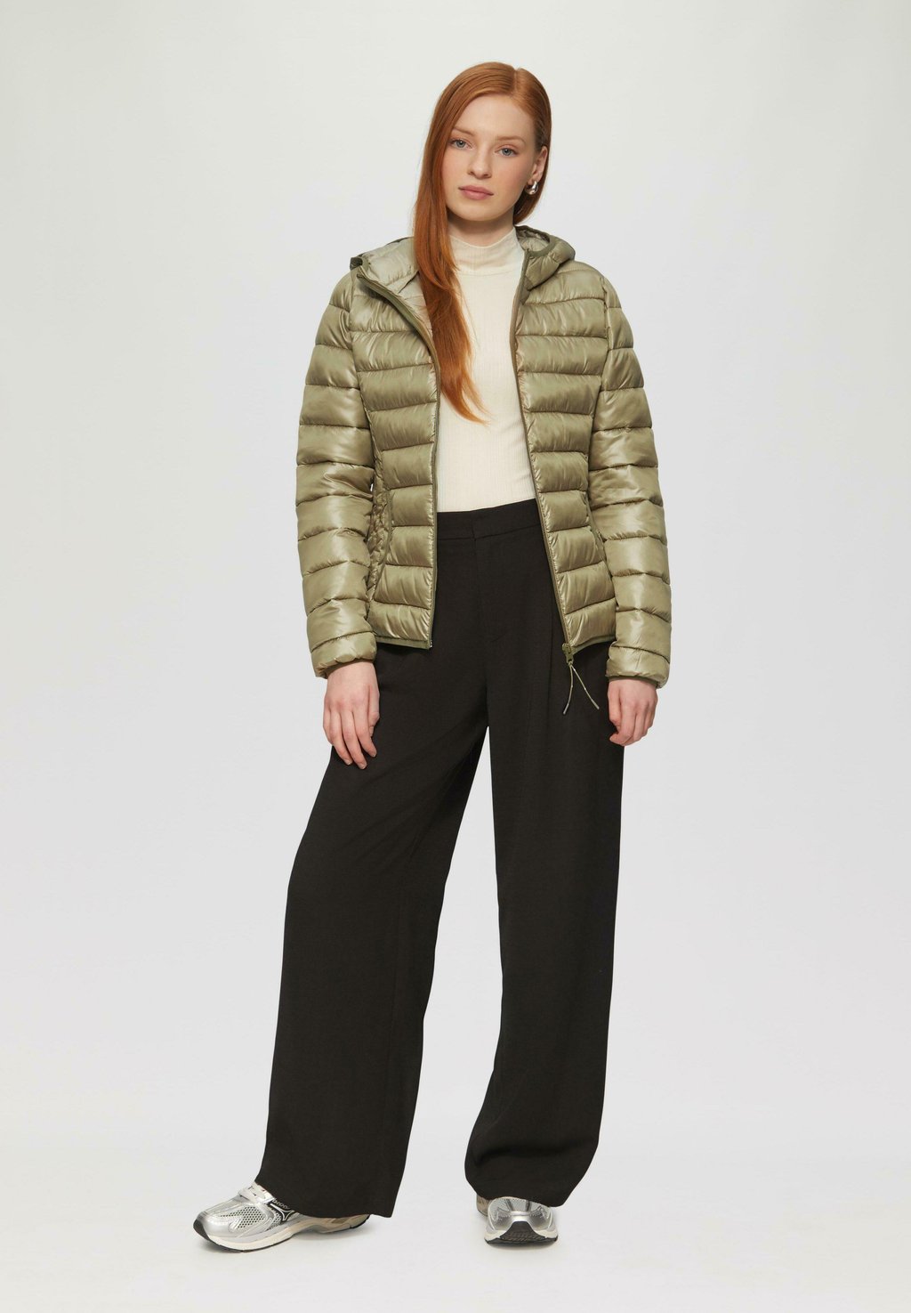 Зимняя куртка STEPP MIT KAPUZE QS, темно-зеленый
Зимняя куртка STEPP MIT KAPUZE QS, темно-зеленый