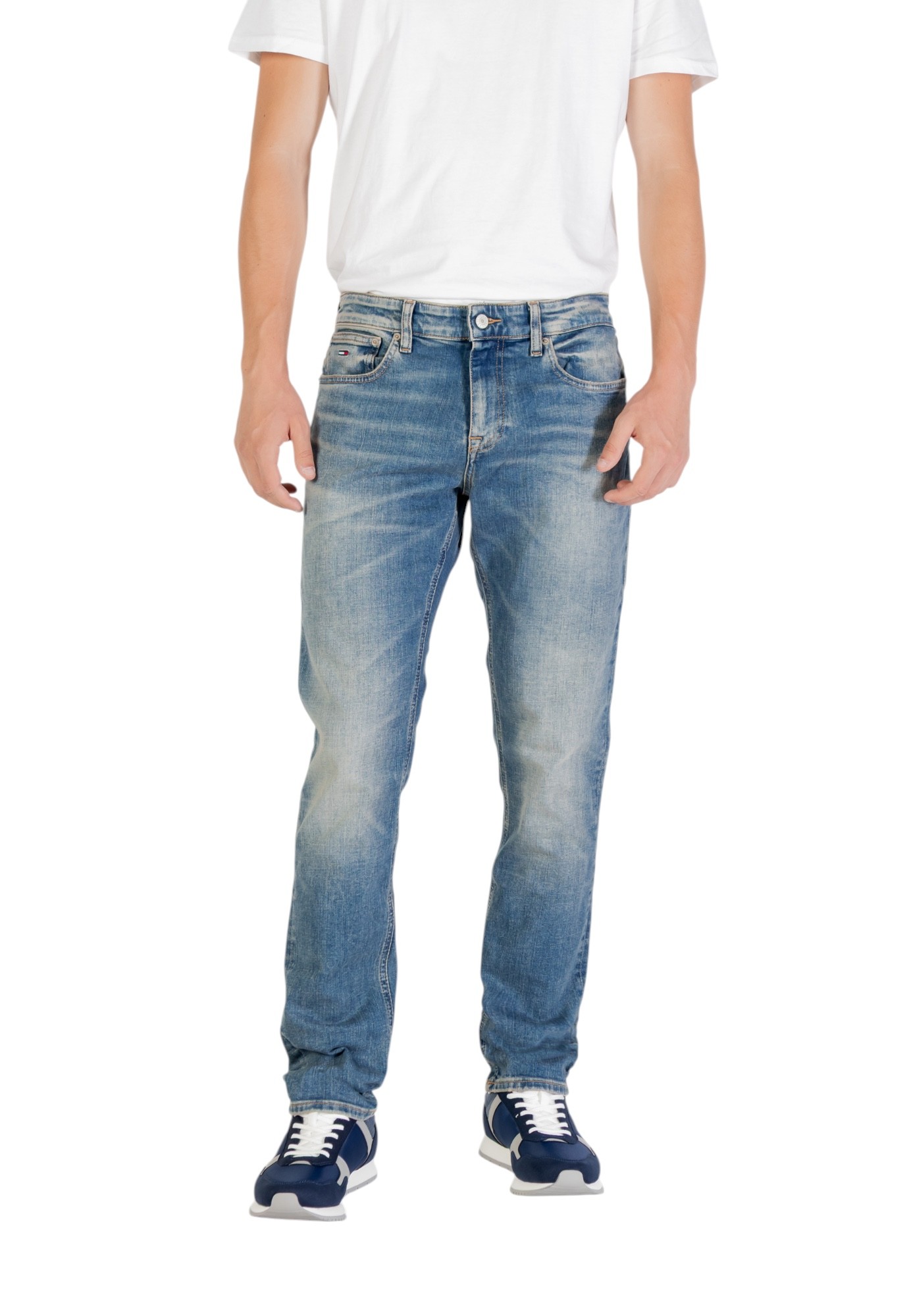 Джинсы Tommy Jeans, светло-голубой
Джинсы Tommy Jeans, светло-голубой