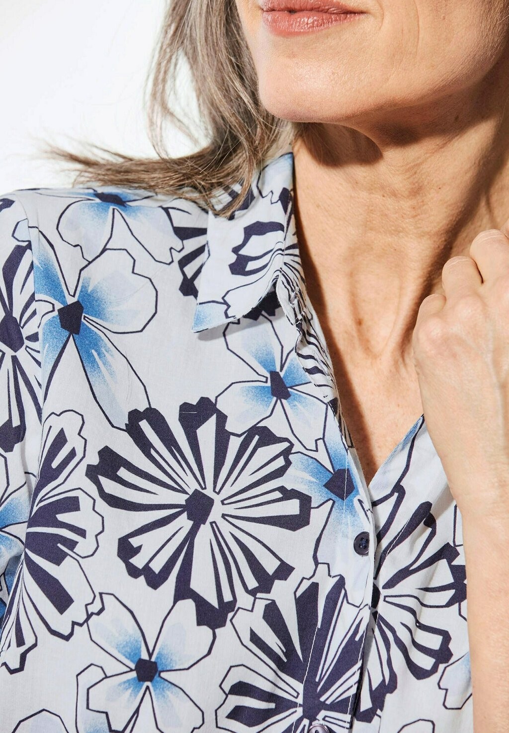 Блузка на пуговицах MIT HEMDKRAGEN GOLDNER, синий
Блузка на пуговицах MIT HEMDKRAGEN GOLDNER, синий