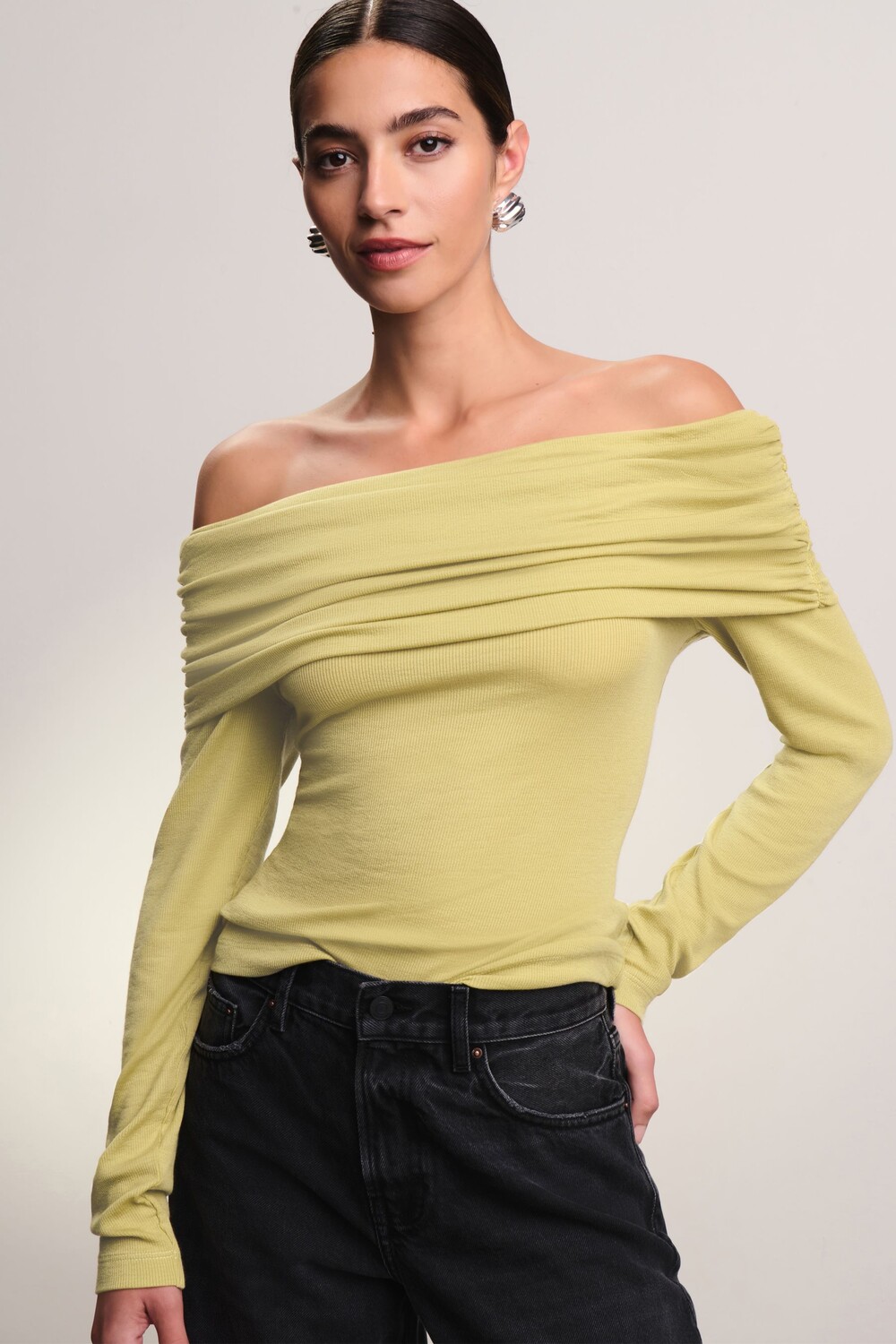 Топ с длинными рукавами и ребристым вырезом Next, зеленый
Топ с длинными рукавами и ребристым вырезом Next, зеленый