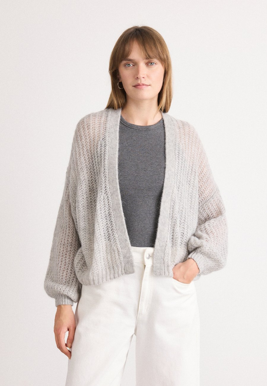 Кардиган BOSS FURGOVIA, Light Pastel Grey/Grey
Кардиган BOSS FURGOVIA, Light Pastel Grey/Grey