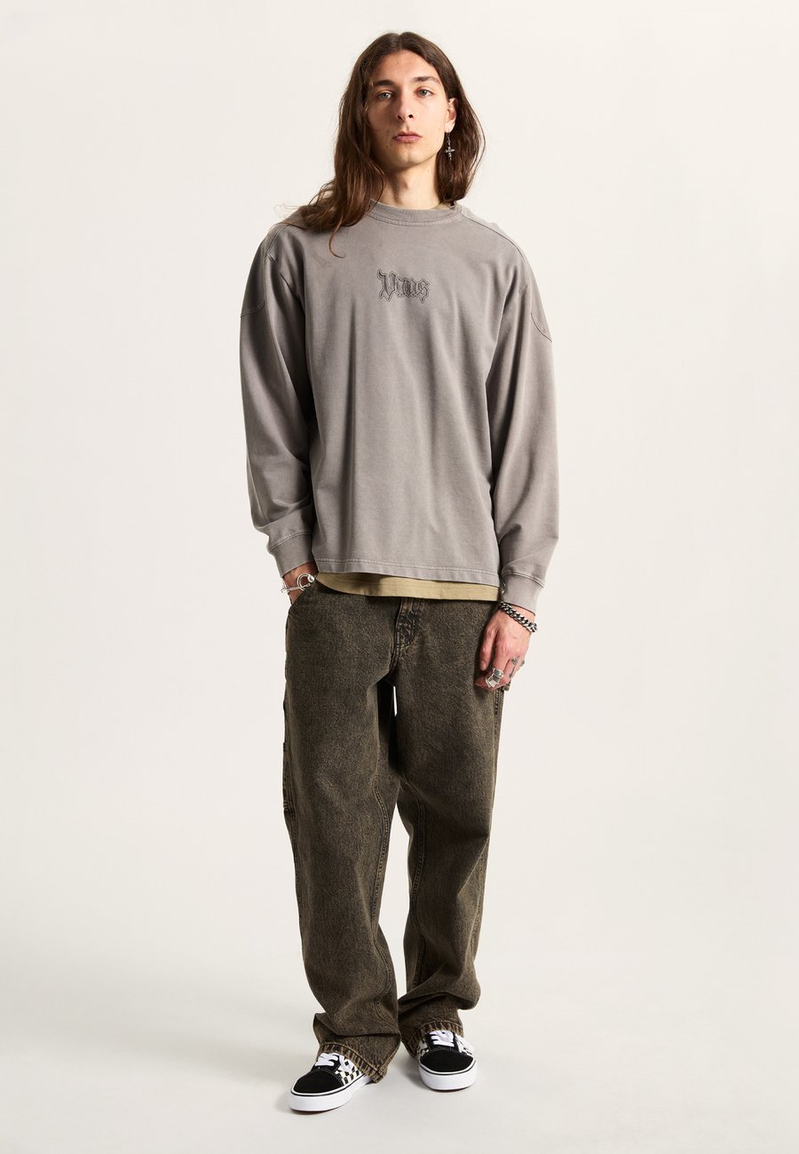 Топ Vans CROMWELL, Dark Grey/Grey
Топ Vans CROMWELL, Dark Grey/Grey