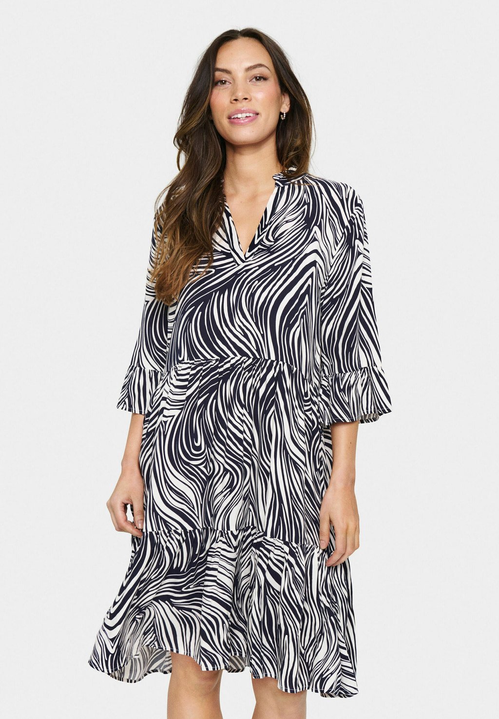 Повседневное платье EDA Saint Tropez, черный
Повседневное платье EDA Saint Tropez, черный