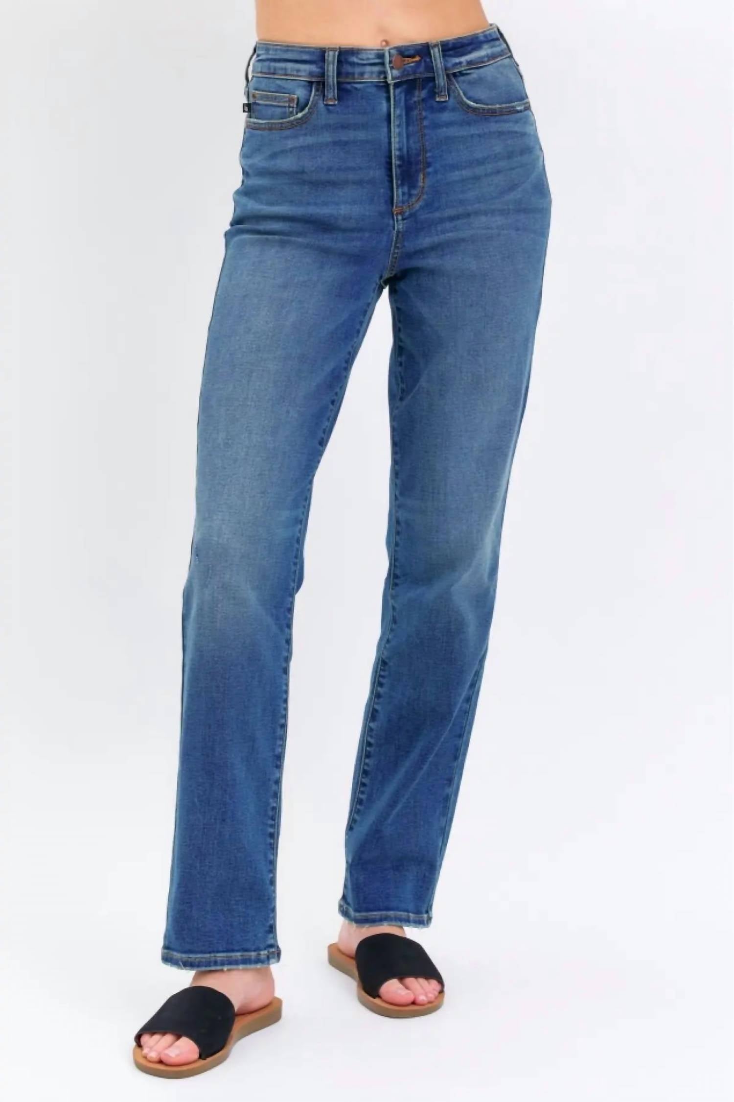 Джинсы прямого кроя с высокой талией, средней степени стирки Judy Blue, цвет medium wash
Джинсы прямого кроя с высокой талией, средней степени стирки Judy Blue, цвет medium wash