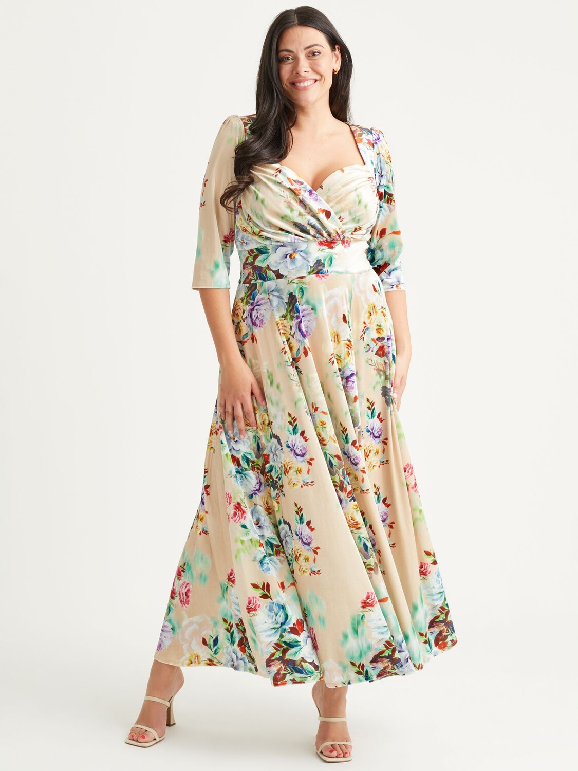 Бархатное платье макси Elizabeth с цветочным принтом Scarlett & Jo, мульти
Бархатное платье макси Elizabeth с цветочным принтом Scarlett & Jo, мульти