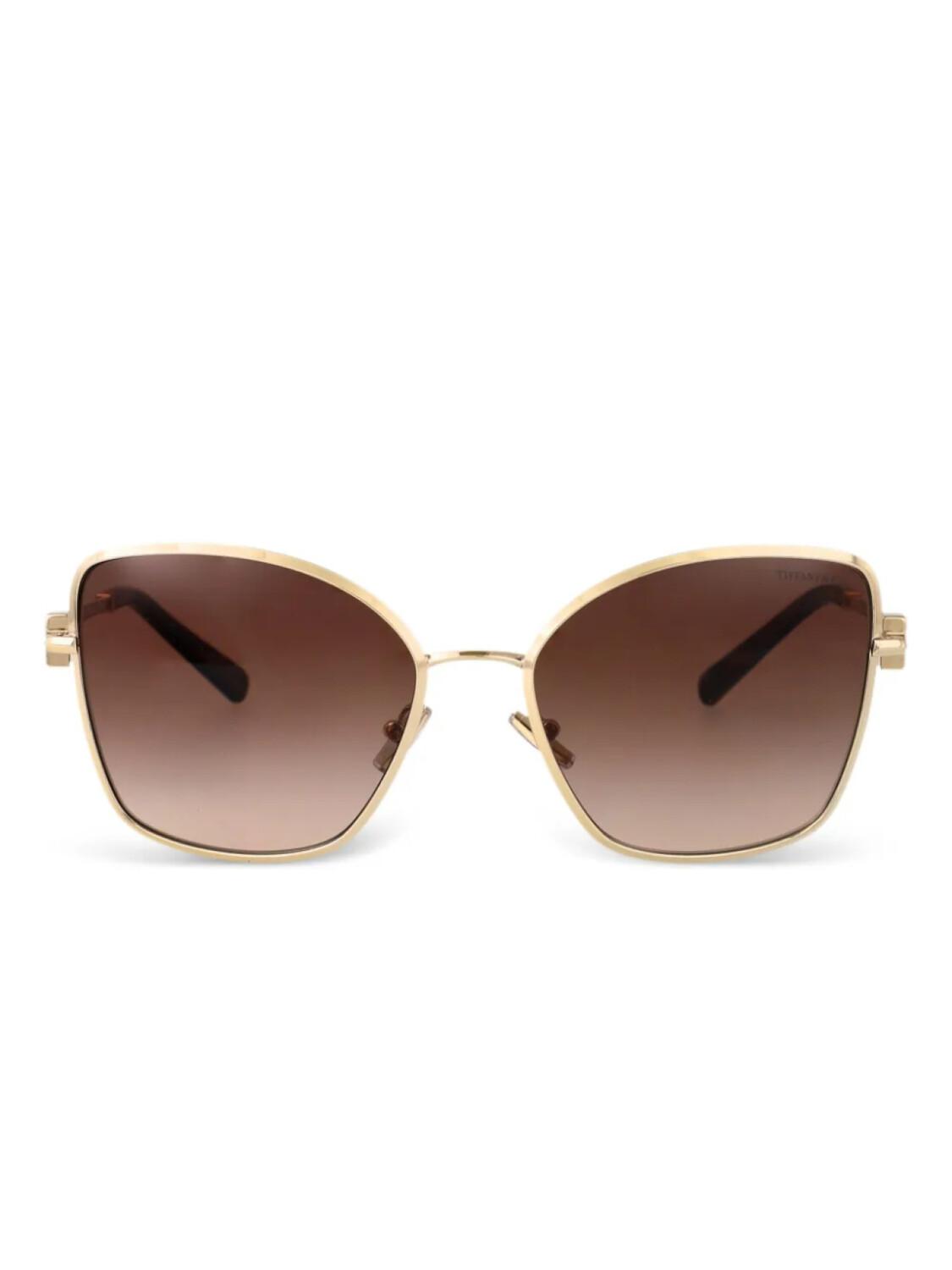 Солнцезащитные очки в оправе «бабочка» Tiffany & Co Eyewear, золотой
Солнцезащитные очки в оправе «бабочка» Tiffany & Co Eyewear, золотой