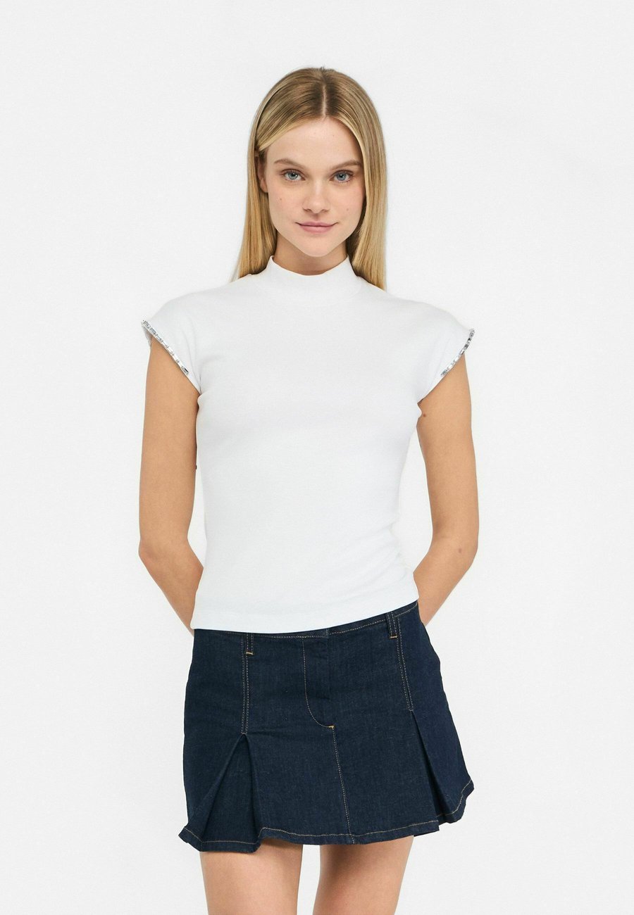 Футболка LIU JO WITH RHINESTONES, White, Белый, Футболка LIU JO WITH RHINESTONES, White
Футболка LIU JO WITH RHINESTONES, White, Белый, Футболка LIU JO WITH RHINESTONES, White