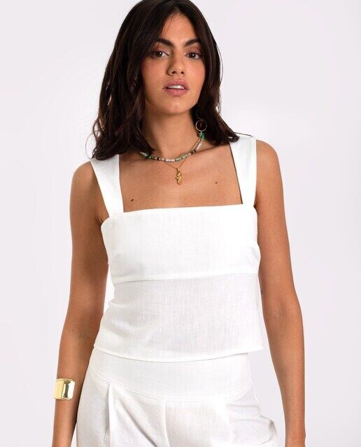 Женский топ на узких бретелях The-Are, белый
Женский топ на узких бретелях The-Are, белый