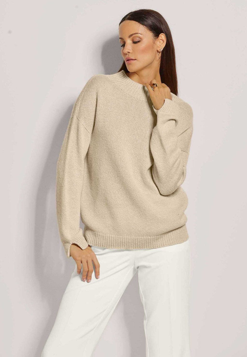 Джемпер STEHKRAGEN MADELEINE, бежевый
Джемпер STEHKRAGEN MADELEINE, бежевый