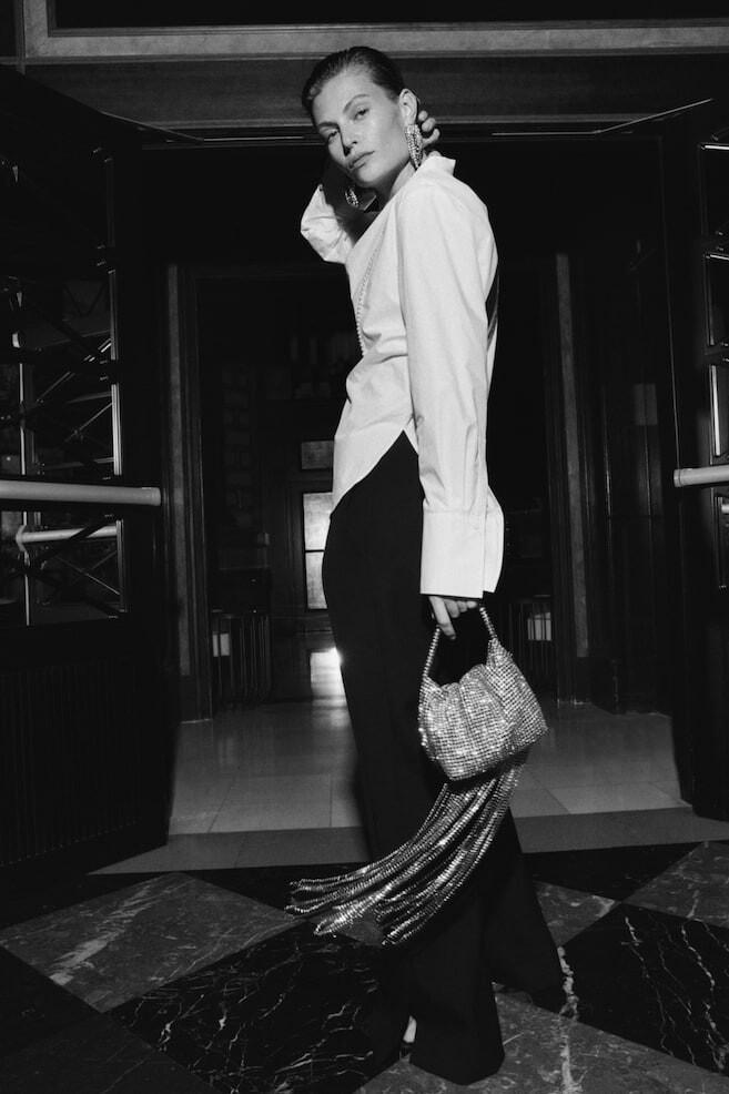 Блуза смокинг с жемчужным декором H&M, белый
Блуза смокинг с жемчужным декором H&M, белый