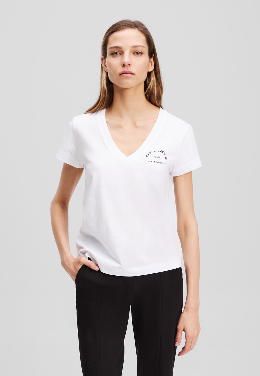Футболка KARL LAGERFELD RUE ST-GUILLAUME V-NECK, White, Белый, Футболка KARL LAGERFELD RUE ST-GUILLAUME V-NECK, White
Футболка KARL LAGERFELD RUE ST-GUILLAUME V-NECK, White, Белый, Футболка KARL LAGERFELD RUE ST-GUILLAUME V-NECK, White