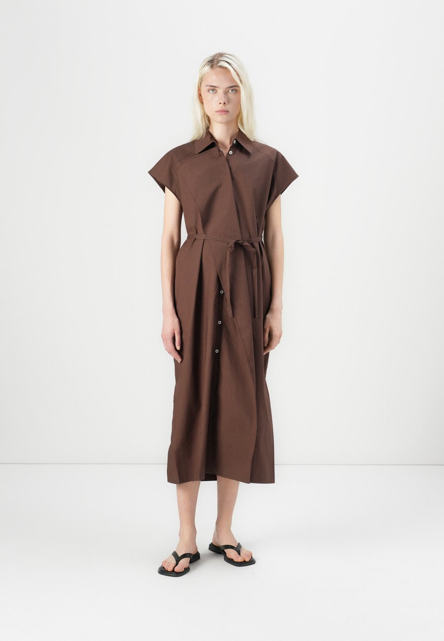 Платье PARFOIS DRESS ELPHABA, Brown
Платье PARFOIS DRESS ELPHABA, Brown