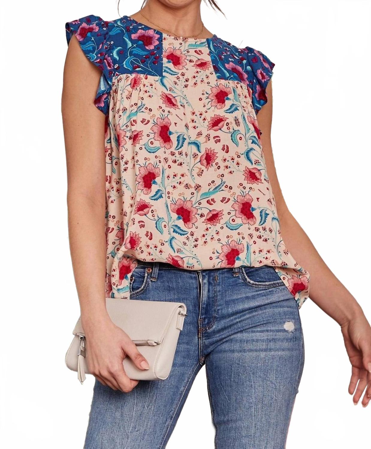 Блуза с контрастным цветочным принтом в мультиколоре ANDREE BY UNIT
Блуза с контрастным цветочным принтом в мультиколоре ANDREE BY UNIT