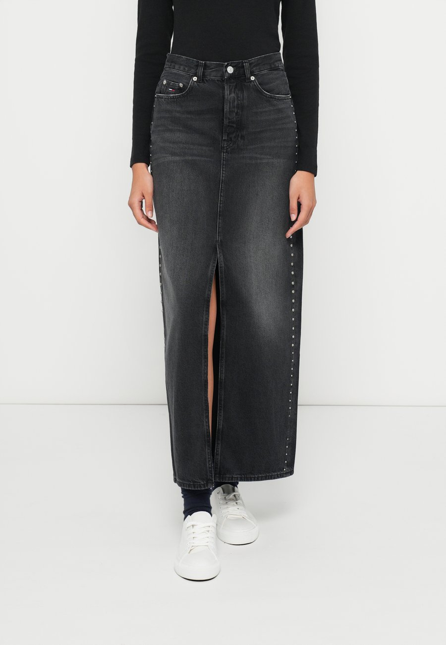 Юбка Tommy Jeans LAYLA SKIRT, Denim Black/Black Denim
Юбка Tommy Jeans LAYLA SKIRT, Denim Black/Black Denim