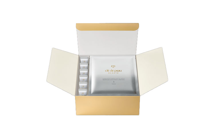 Набор масок для лица с эффектом лифтинга Clé De Peau Beauté
Набор масок для лица с эффектом лифтинга Clé De Peau Beauté