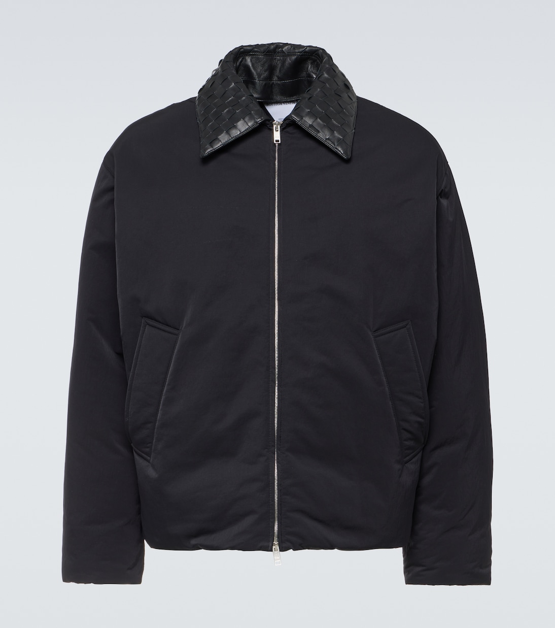 Куртка с отделкой из кожи Intrecciato на утеплителе Bottega Veneta, черный
Куртка с отделкой из кожи Intrecciato на утеплителе Bottega Veneta, черный