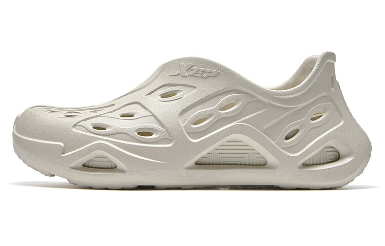 Ботинки для речного треккинга мужские цвета слоновой кости Xtep
Ботинки для речного треккинга мужские цвета слоновой кости Xtep