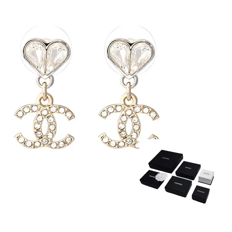 CHANEL Серьги металлические женские золотые/серебряные
CHANEL Серьги металлические женские золотые/серебряные