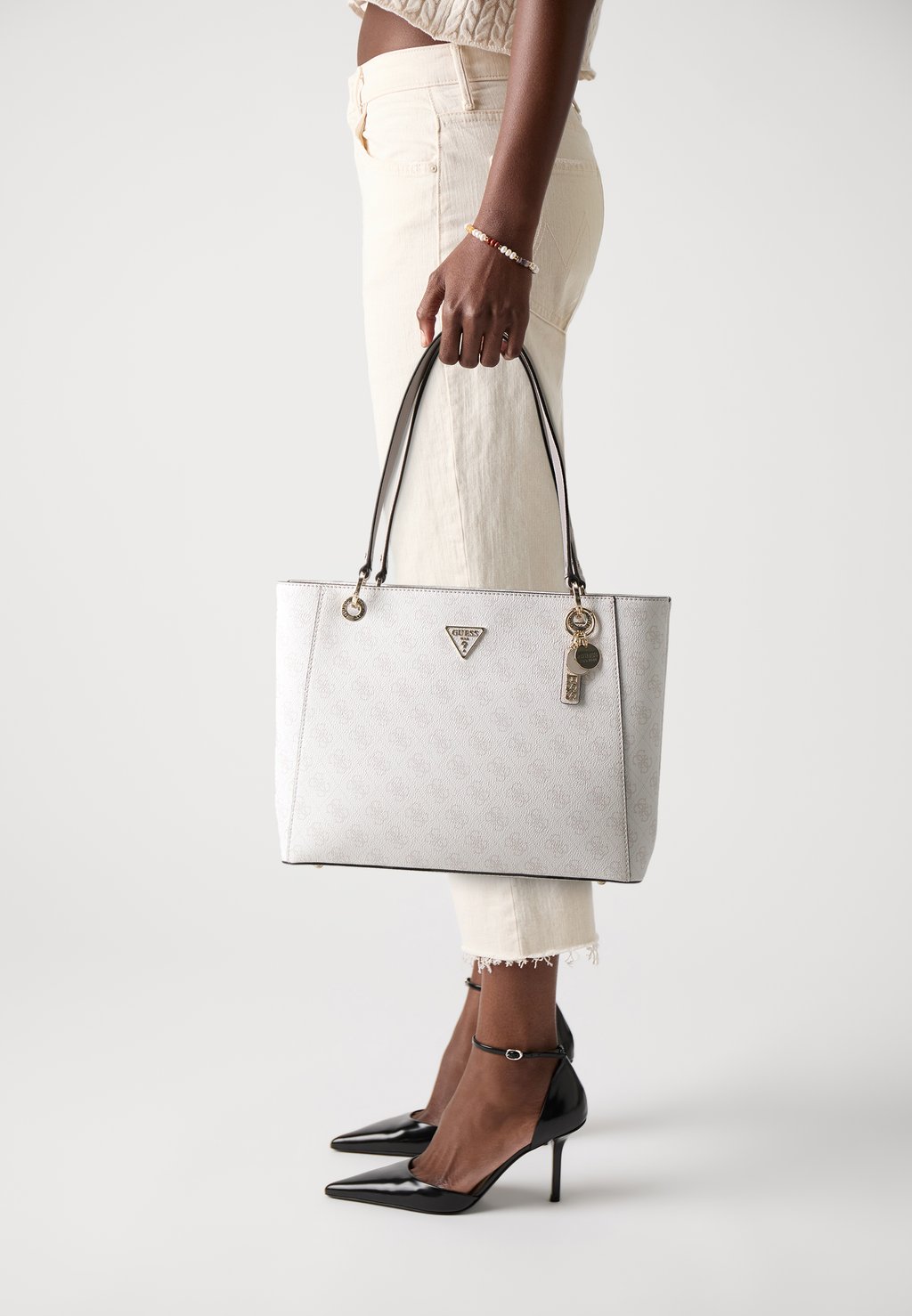 Сумка NOELLE II TOTE Guess, белый 
Сумка NOELLE II TOTE Guess, белый