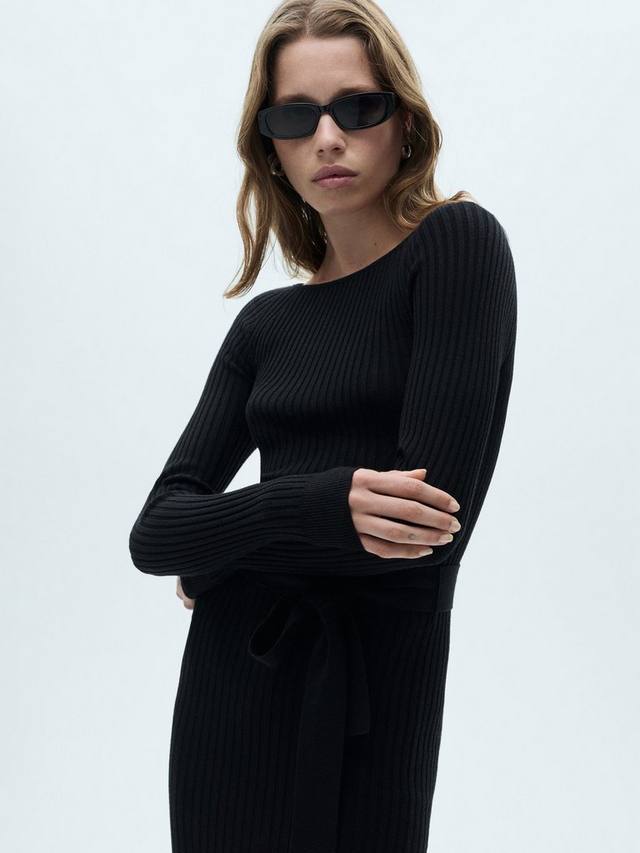 Платье goleto с открытыми плечами Mango, черный
Платье goleto с открытыми плечами Mango, черный