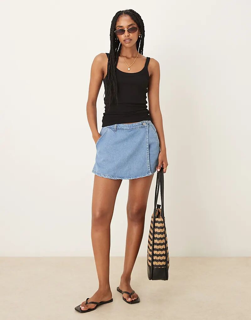 Шорты OMNES с запахом спереди, синие
Шорты OMNES с запахом спереди, синие