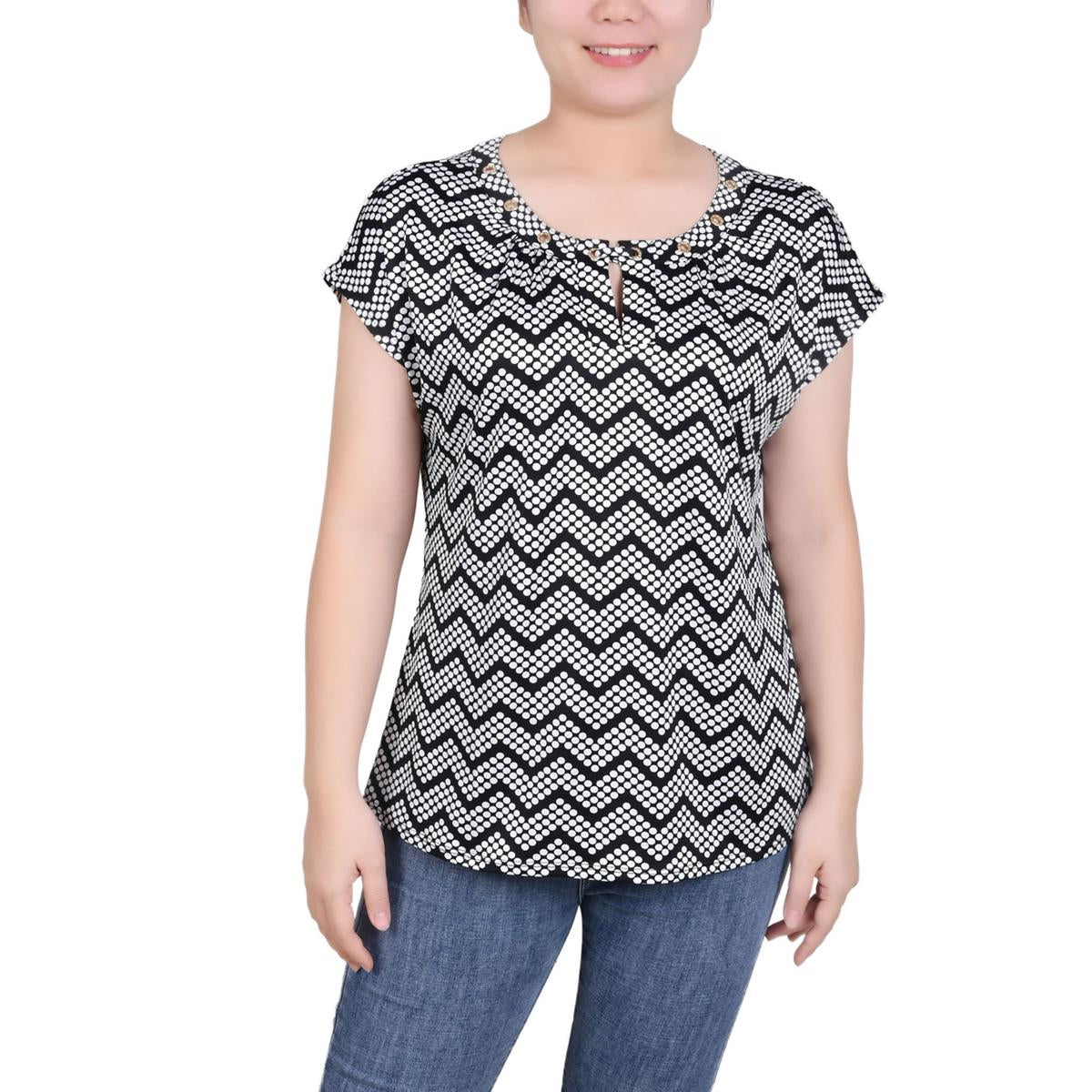 Женская блузка Petites с люверсами и замочной скважиной NY Collection, цвет black white zigzag
Женская блузка Petites с люверсами и замочной скважиной NY Collection, цвет black white zigzag