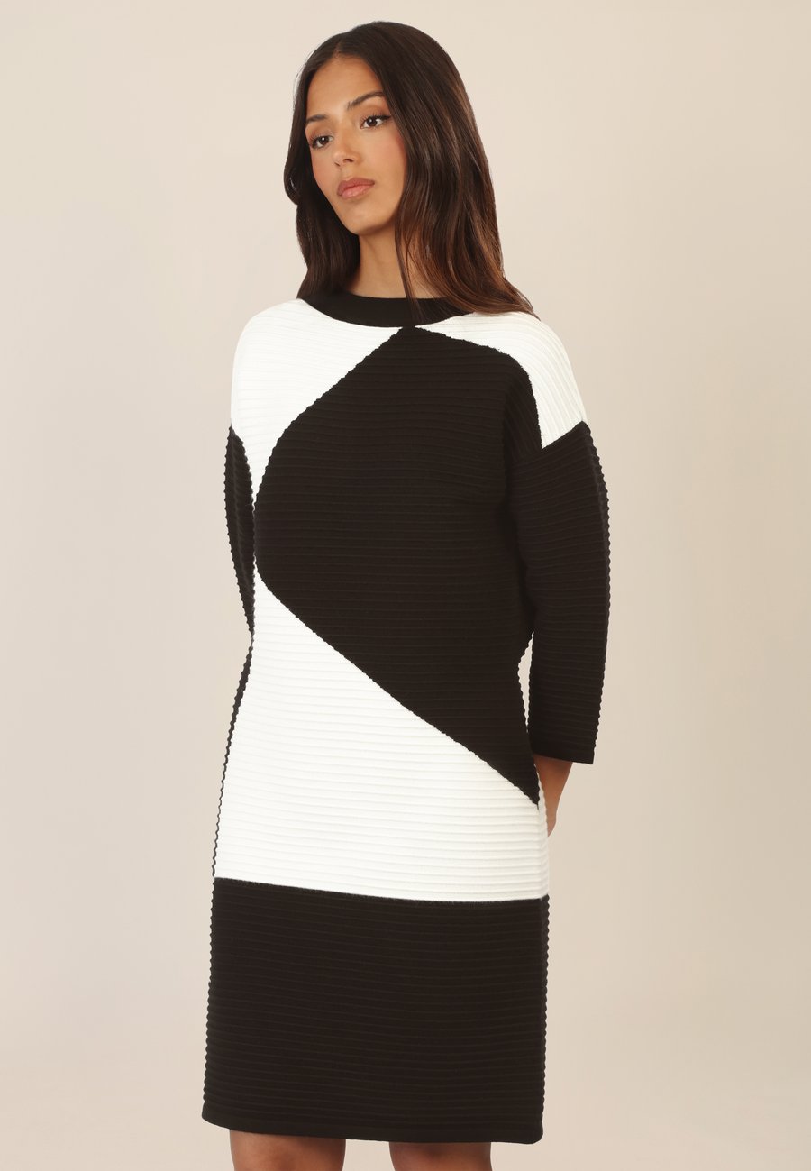 Платье Apart COLORBLOCKING , Schwarz-Creme/Black
Платье Apart COLORBLOCKING , Schwarz-Creme/Black