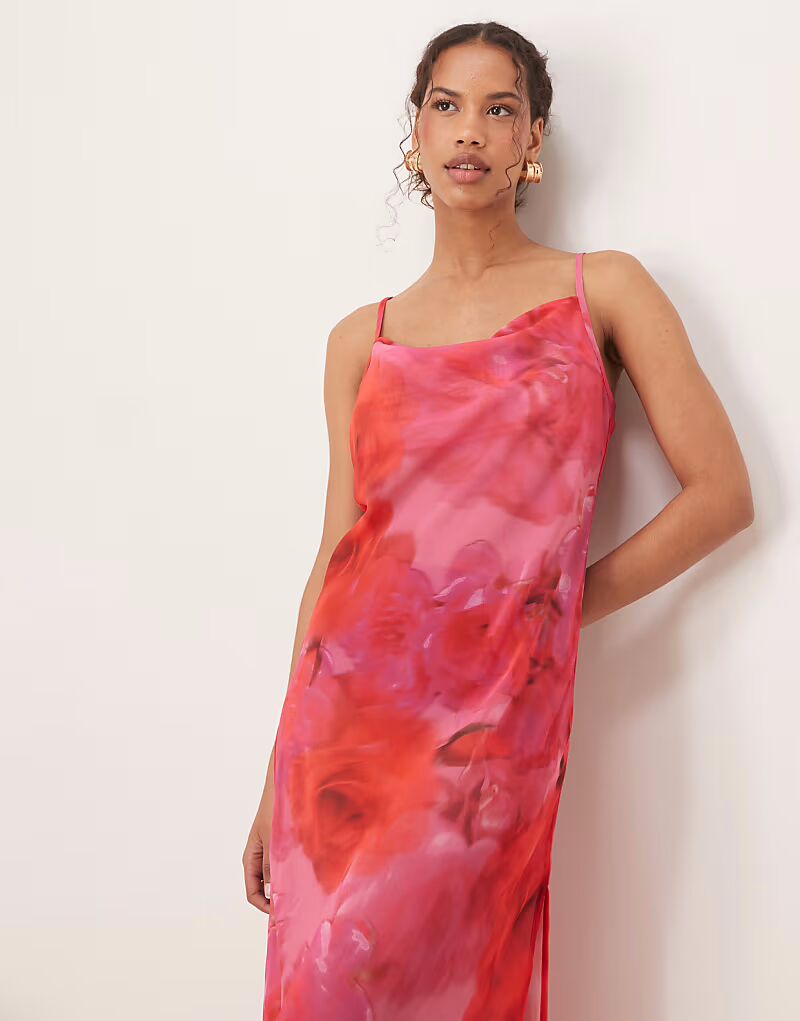 Пляжное макси-платье Aray Blur с цветочным принтом розового цвета
Пляжное макси-платье Aray Blur с цветочным принтом розового цвета