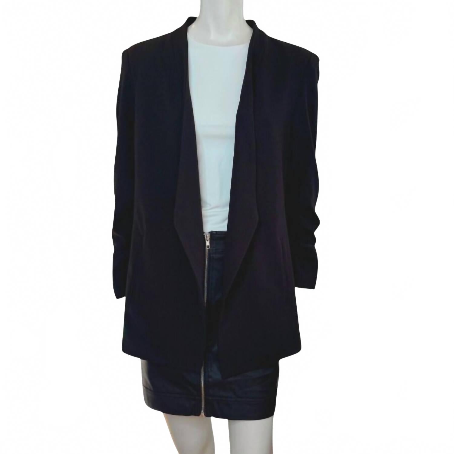 T Tahari Женский блейзер свободного кроя с открытой передней частью, черный
T Tahari Женский блейзер свободного кроя с открытой передней частью, черный