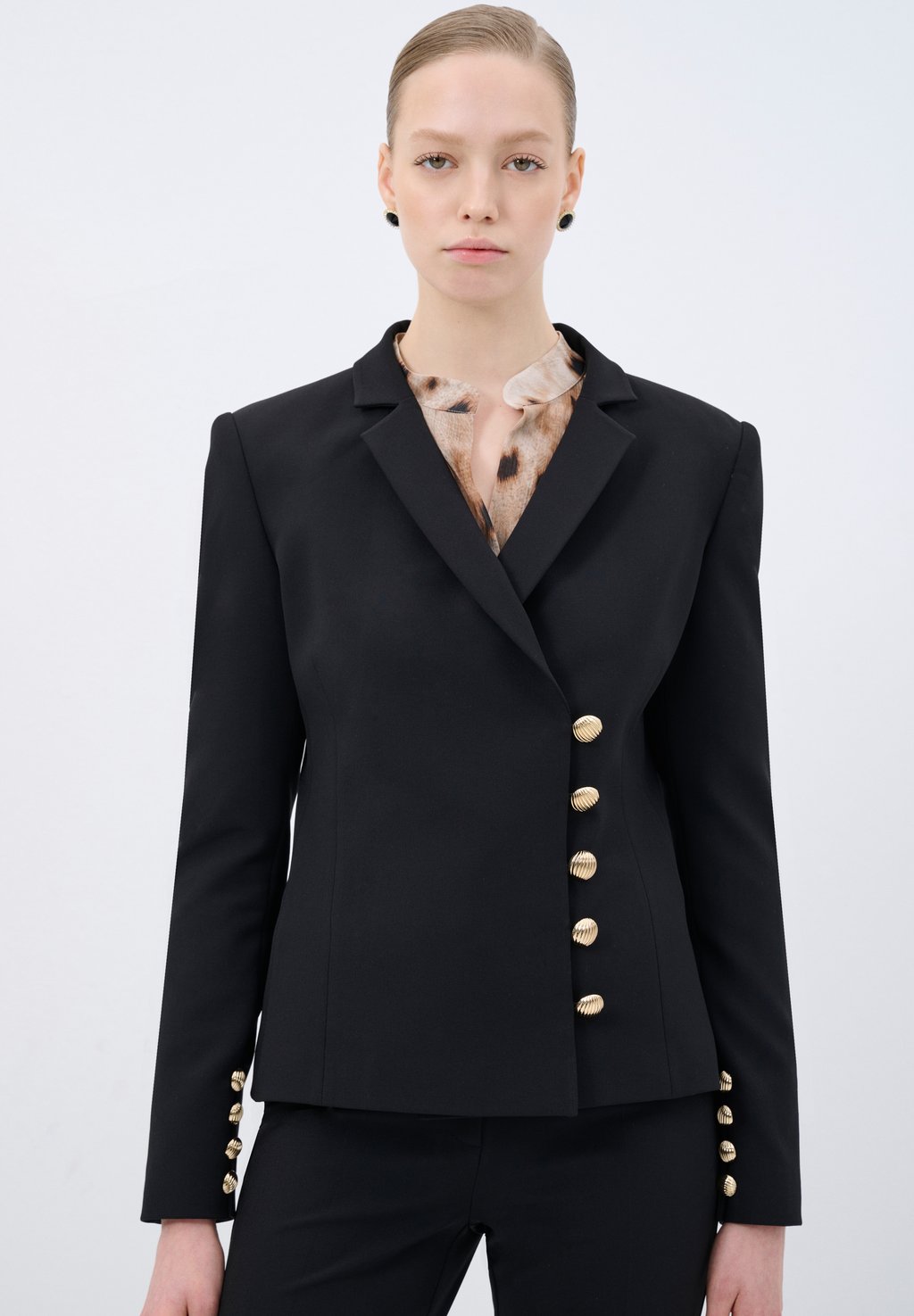 Блейзер DETAILED adL, черный
Блейзер DETAILED adL, черный