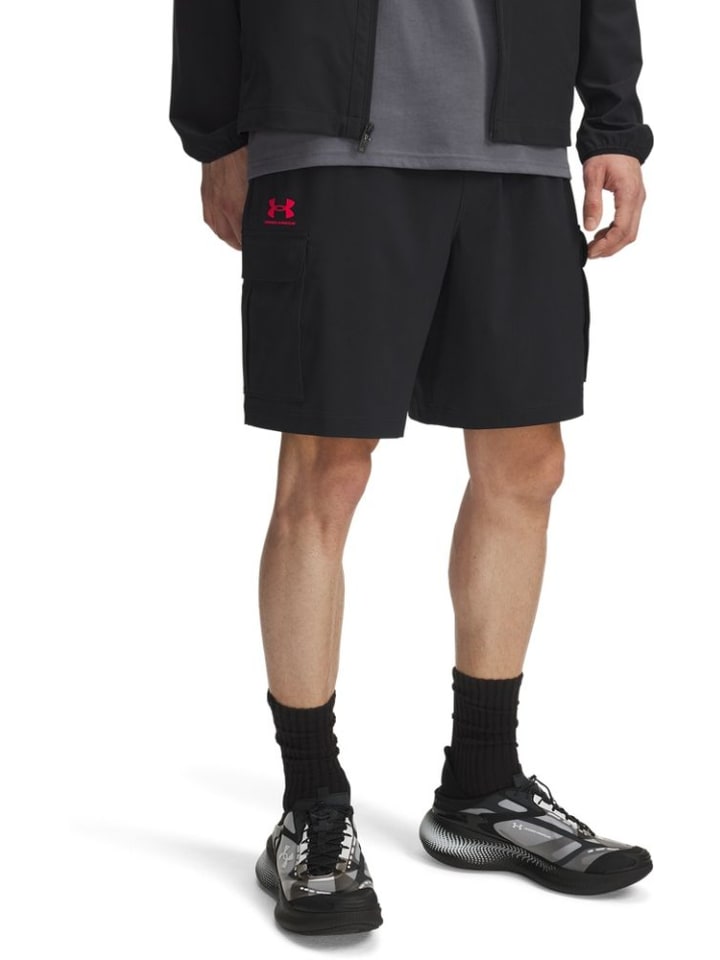 Спортивные шорты Vibe Woven Cargo Shorts черного цвета Under Armour
Спортивные шорты Vibe Woven Cargo Shorts черного цвета Under Armour