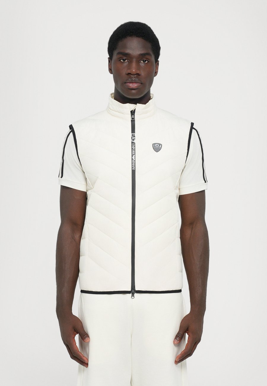 Куртка EA7 Emporio Armani TRAIN PREMIUM SHIELD VEST, Vanilla Ice/Off-White
Куртка EA7 Emporio Armani TRAIN PREMIUM SHIELD VEST, Vanilla Ice/Off-White