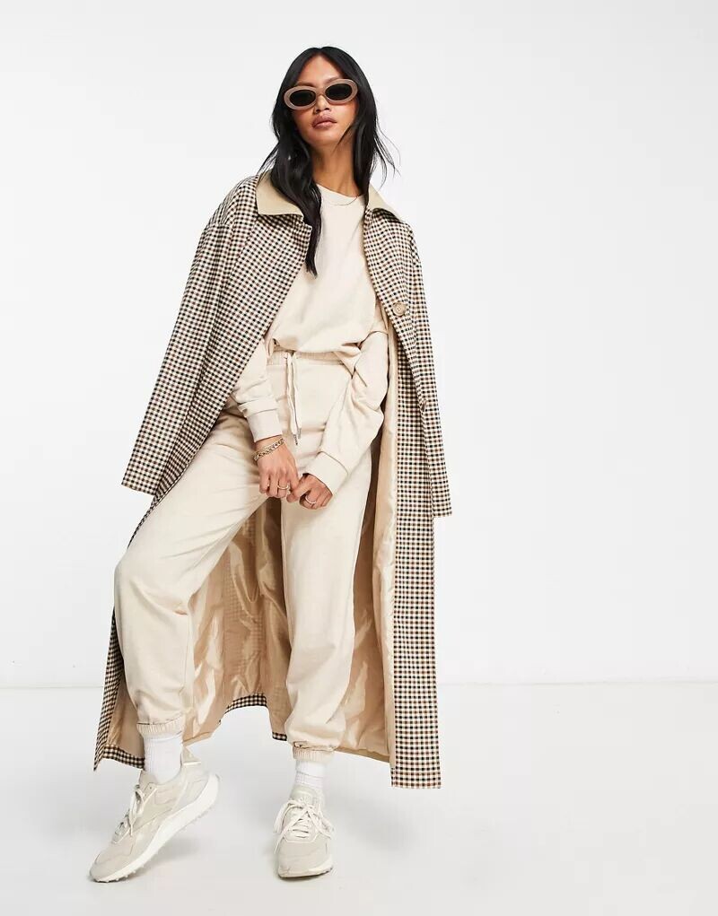 Базовые джоггеры узкого кроя ASOS светло-бежевого цвета
Базовые джоггеры узкого кроя ASOS светло-бежевого цвета