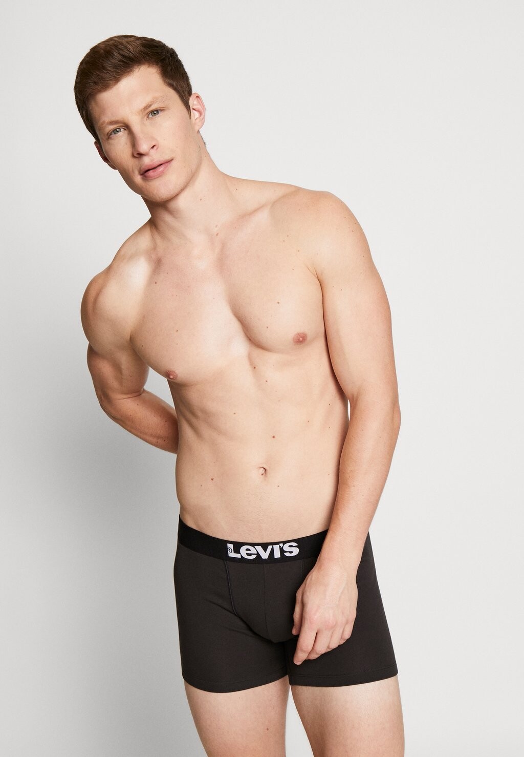 Брюки SOLID BASIC BOXER 2 PACK Levi's®, черный
Брюки SOLID BASIC BOXER 2 PACK Levi's®, черный